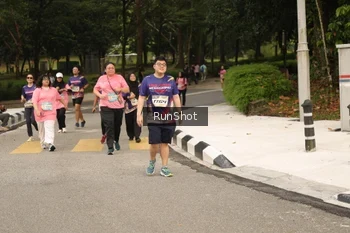 Runner Photo 4265135