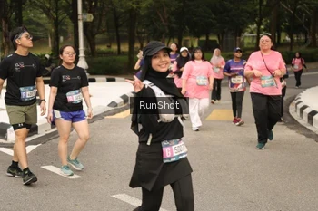 Runner Photo 4265144