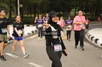 Runner Photo 4265145