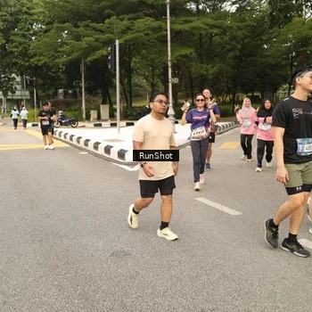 Runner Photo 4265167