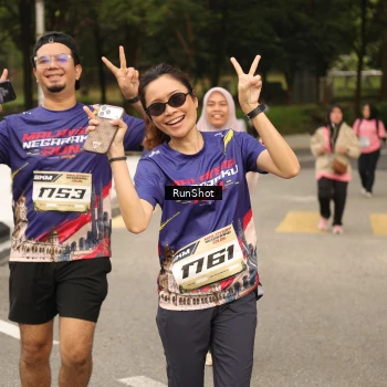 Runner Photo 4265178