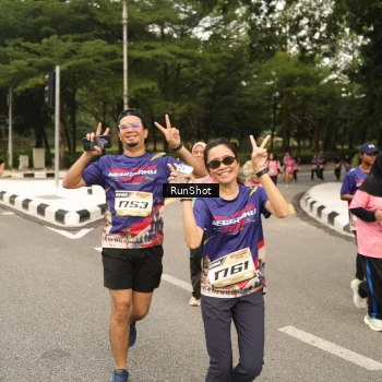 Runner Photo 4265187
