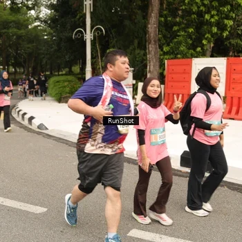 Runner Photo 4265273