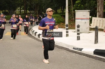 Runner Photo 4265295