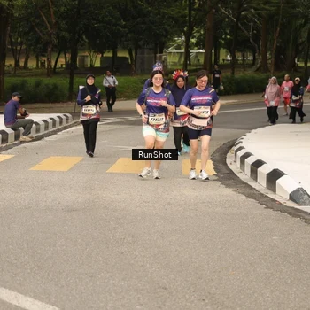Runner Photo 4265347