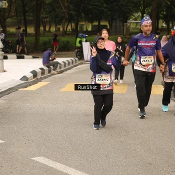 Runner Photo 4265370