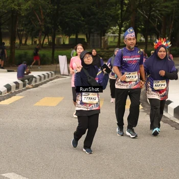 Runner Photo 4265372