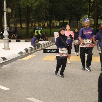 Runner Photo 4265374