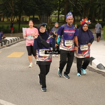 Runner Photo 4265375