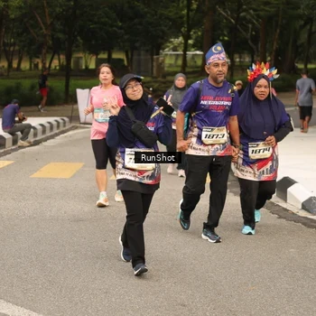 Runner Photo 4265376