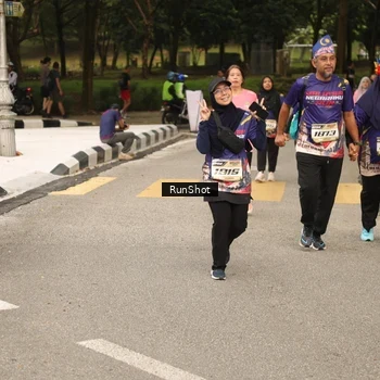 Runner Photo 4265378