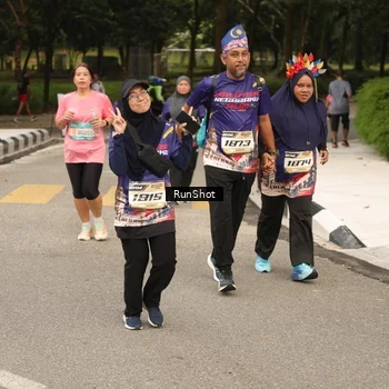 Runner Photo 4265379