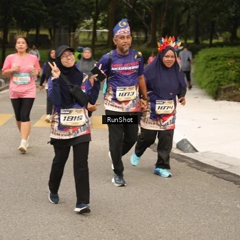 Runner Photo 4265381