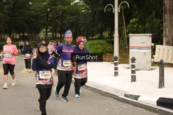 Runner Photo 4265382