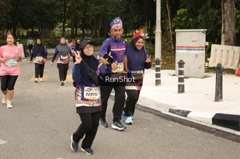 Runner Photo 4265387