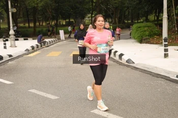 Runner Photo 4265399
