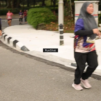 Runner Photo 4265415