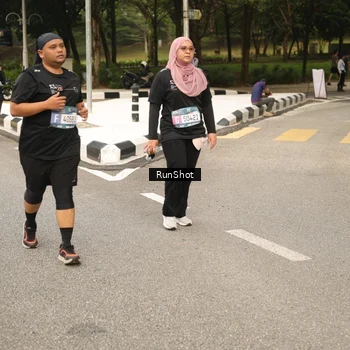 Runner Photo 4265425