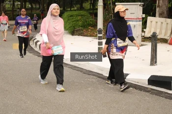 Runner Photo 4265476