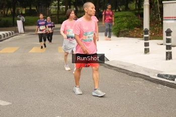 Runner Photo 4265498