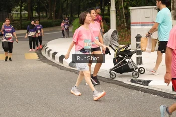 Runner Photo 4265505
