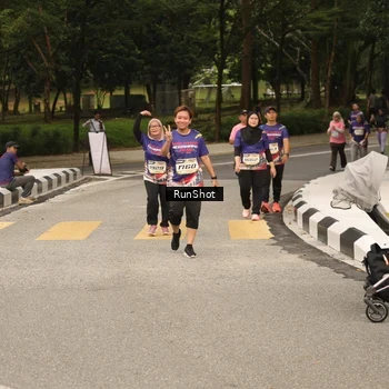 Runner Photo 4265512