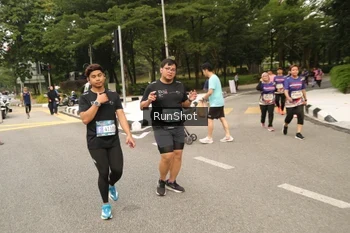Runner Photo 4265542