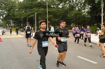 Runner Photo 4265558
