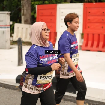Runner Photo 4265566