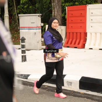 Runner Photo 4265573