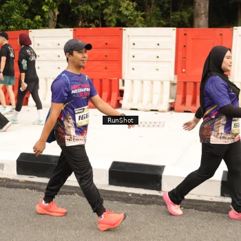 Runner Photo 4265597