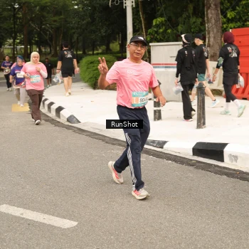 Runner Photo 4265600