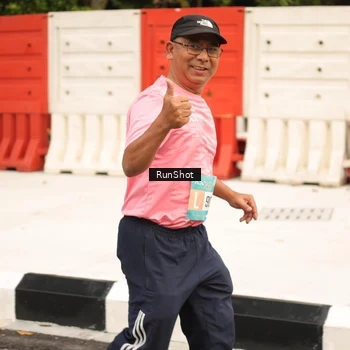 Runner Photo 4265615