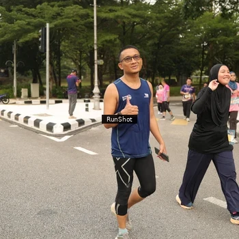 Runner Photo 4265654