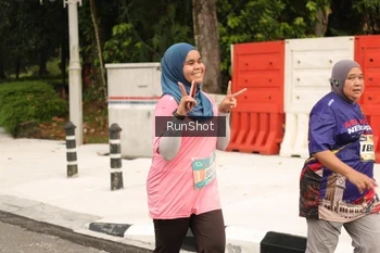 Runner Photo 4265658