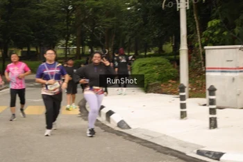 Runner Photo 4265671