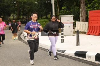 Runner Photo 4265676