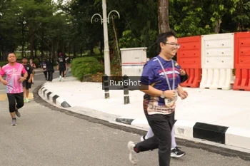 Runner Photo 4265681