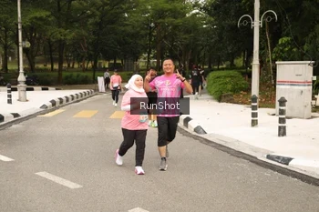 Runner Photo 4265683