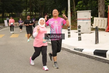 Runner Photo 4265687