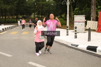 Runner Photo 4265688
