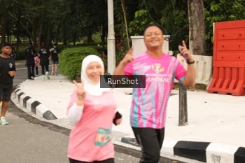 Runner Photo 4265692