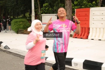 Runner Photo 4265697