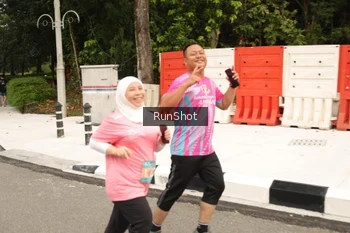 Runner Photo 4265699