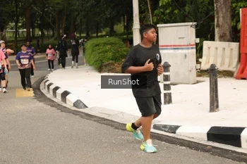 Runner Photo 4265707