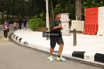 Runner Photo 4265712