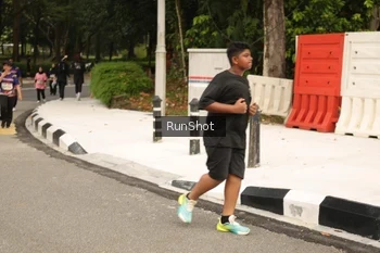 Runner Photo 4265728