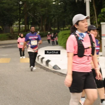 Runner Photo 4265753