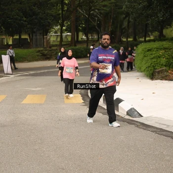 Runner Photo 4265759