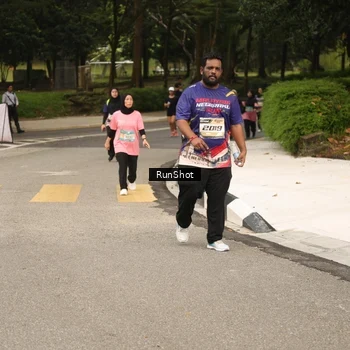 Runner Photo 4265765